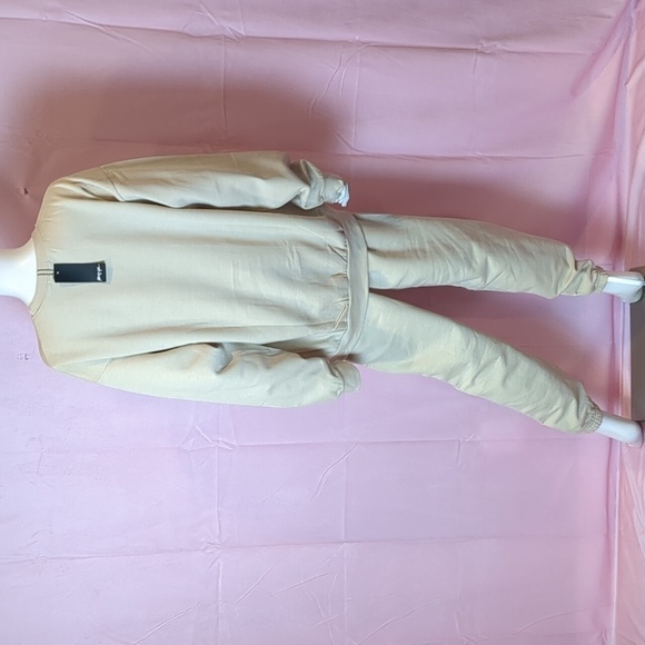 Nasty Gal Fleece Sweatshirt and Matching Joggers Set in Sand size Medium - Picture 3 of 7